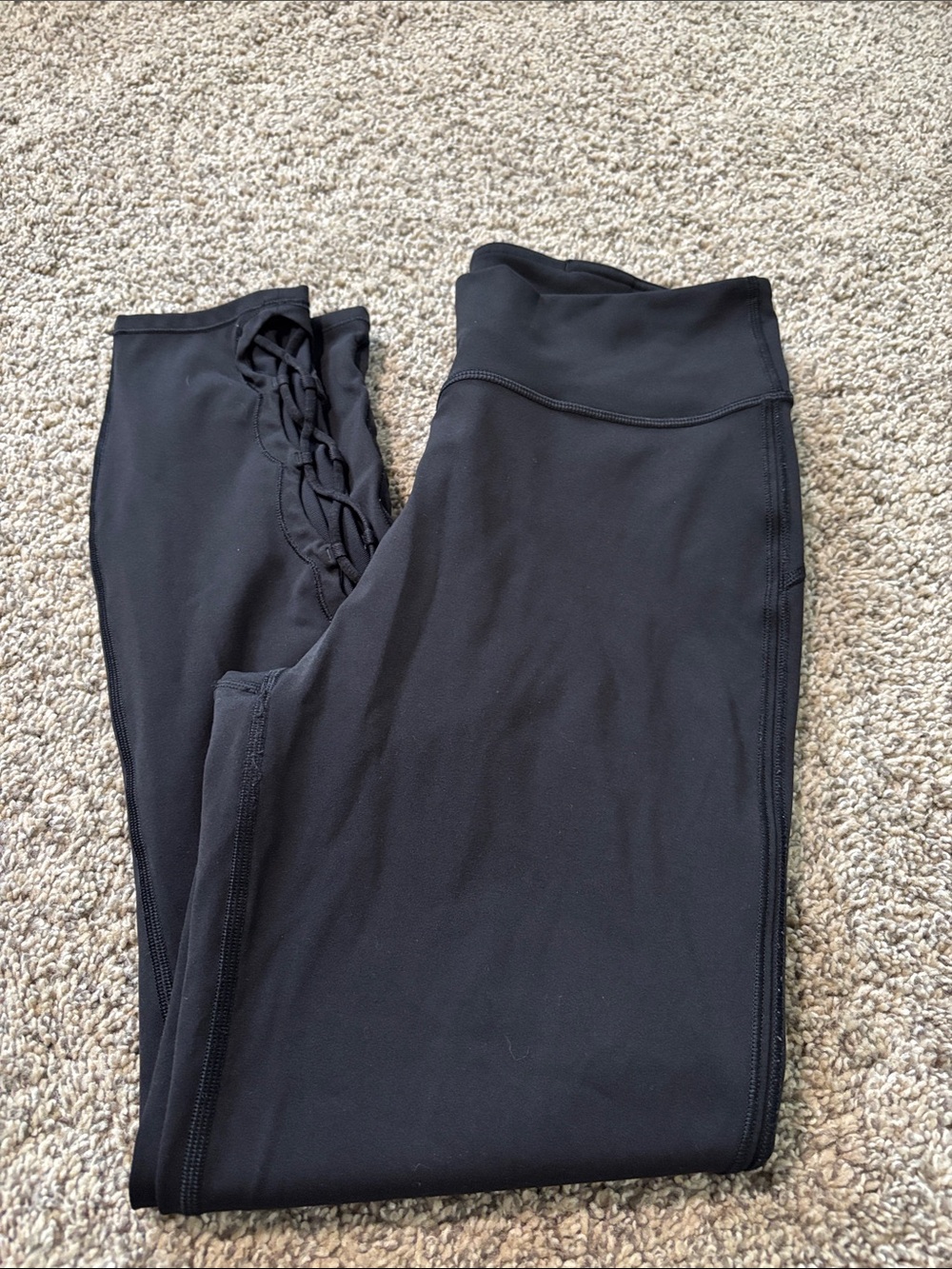 Lululemon Tied To It 7/8 Tight 25" size 8